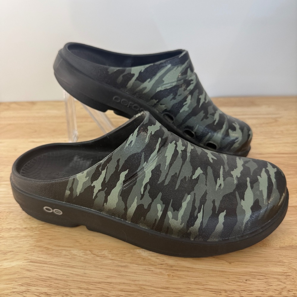 OOFOS OOcloog Recovery Clogs Mens 8 Womens 10 Black Green Camo Limited Slip On